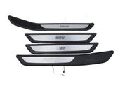 Side skirt front trim