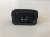 Przełącznik / Przycisk otwierania klapy bagażnika