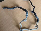 Tuyau de liquide de refroidissement moteur