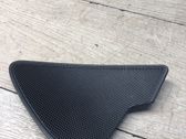 Grilles, couvercle de haut-parleur porte avant