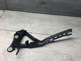 Engine bonnet/hood hinges