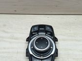 Head unit multimedia control