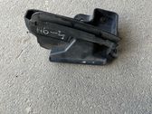Rear bumper mounting bracket