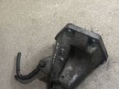 Engine mounting bracket