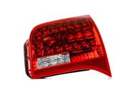 Tailgate rear/tail lights