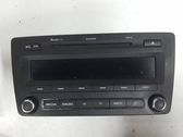 Radio / CD-Player / DVD-Player / Navigation