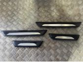 Other sill/pillar trim element