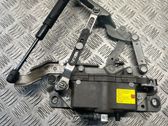 Engine bonnet/hood hinges