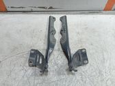 Engine bonnet/hood hinges
