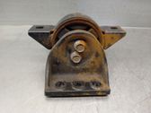Engine mount bracket