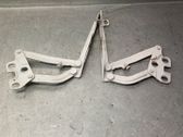 Engine bonnet/hood hinges