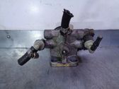 Fuel tank mounting bracket