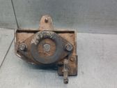Engine mount bracket