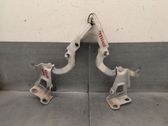 Engine bonnet/hood hinges
