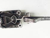 Engine mount vacuum valve