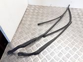 Headlight wiper blade set