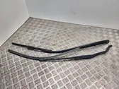 Windshield/front glass wiper blade