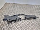 Front bumper mounting bracket