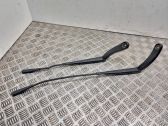 Front wiper blade arm