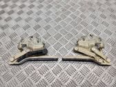 Engine bonnet/hood hinges