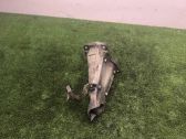 Engine mounting bracket