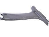 B-pilarin verhoilu (yläosa)