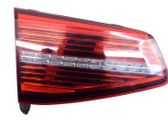 Tailgate rear/tail lights