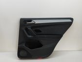 Moldura del tarjetero de la puerta trasera