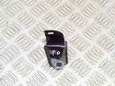 Fender mounting bracket