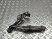 Engine bonnet/hood hinges