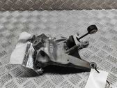 Engine mounting bracket