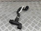 Tuyau de liquide de refroidissement moteur