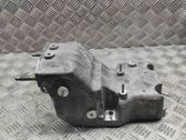 Engine mounting bracket