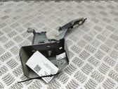 Engine bonnet/hood hinges