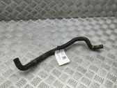 Tuyau de liquide de refroidissement moteur