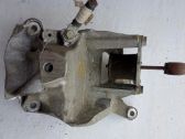 Engine mounting bracket