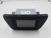 Radio/CD/DVD/GPS-pääyksikkö