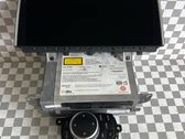 Radio / CD-Player / DVD-Player / Navigation