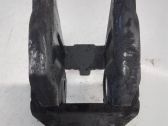 Rear bumper mounting bracket