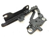 Engine bonnet/hood hinges