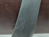 B-pilarin verhoilu (alaosa)