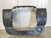 Cadre, panneau d'unité radio / GPS
