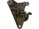 Gearbox mounting bracket