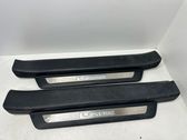 Side skirt front trim