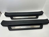 Side skirt front trim