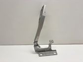 Engine bonnet/hood hinges