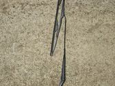 Windshield/front glass wiper blade