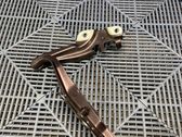 Engine bonnet/hood hinges