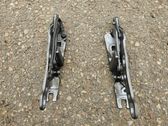 Engine bonnet/hood hinges