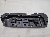 Other sill/pillar trim element